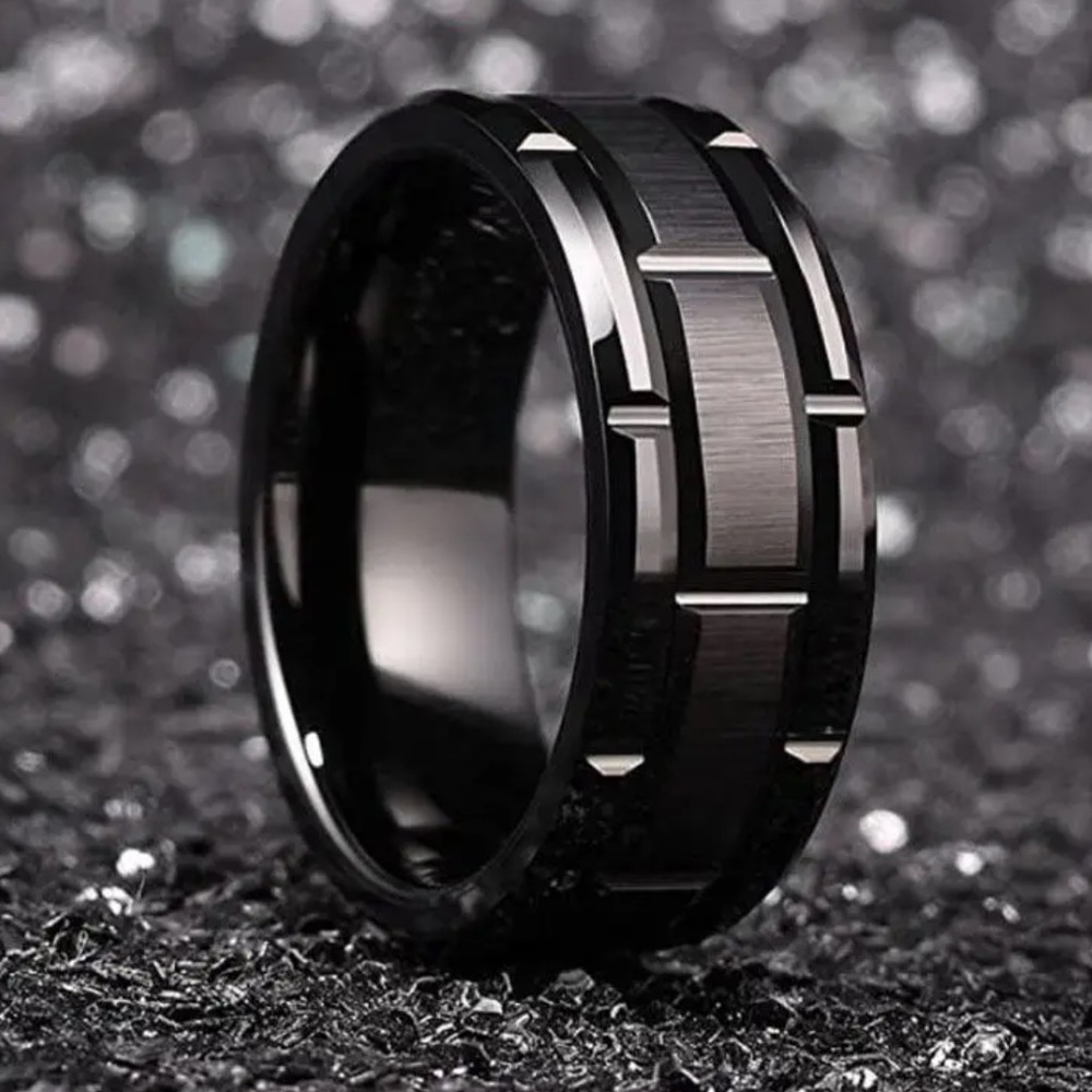 MENS BLACK STAINLESS STEEL BEVLED CUT RING SIZE 10